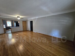 1320 Leavitt St in Waterloo, IA - Building Photo - Building Photo