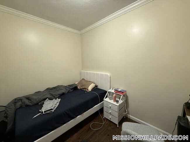 712 Shawmut Ave, Unit 2R in Boston, MA - Building Photo - Building Photo