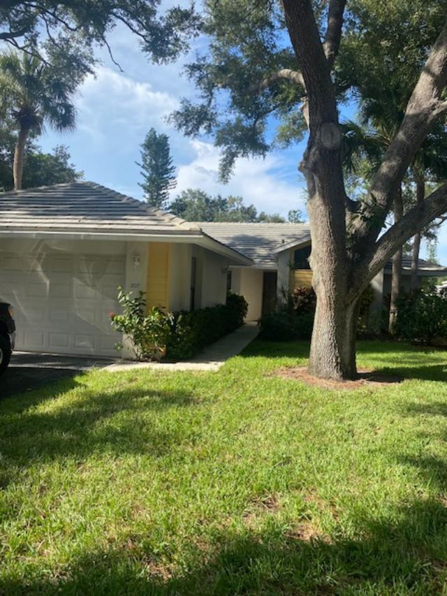 207 Southampton Dr in Venice, FL - Building Photo - Building Photo