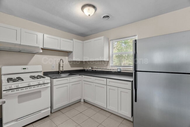 10140 Earl Dr in St. Louis, MO - Building Photo - Building Photo