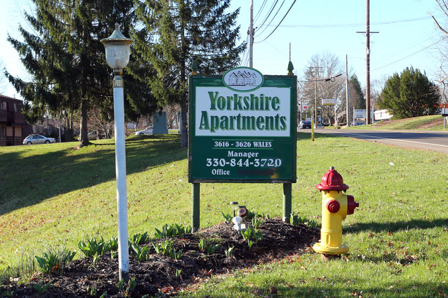 Yorkshire Apartments in Massillon, OH - Building Photo - Other