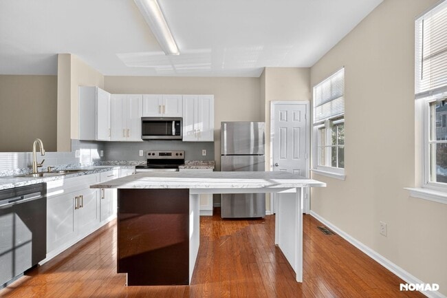 property at 2425 Ivey Crest Cir