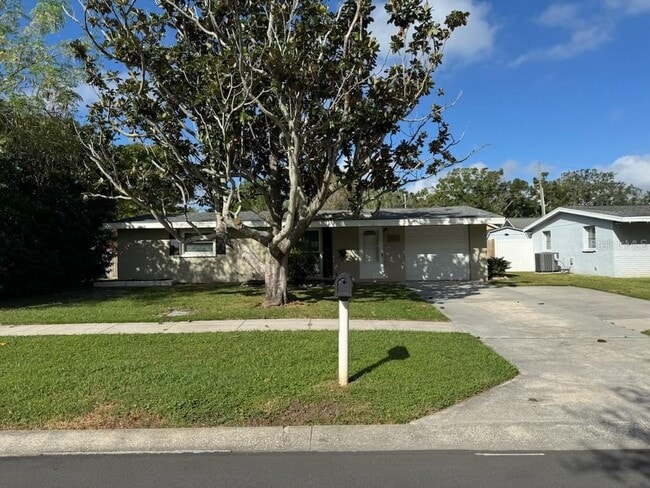 1764 St Croix Dr in Clearwater, FL - Building Photo - Building Photo