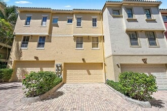 696 Fern St in West Palm Beach, FL - Building Photo - Building Photo