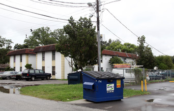 Gemini House in Tampa, FL - Foto de edificio - Building Photo