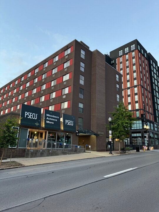 500 E College Ave, Unit 105 in State College, PA - Foto de edificio