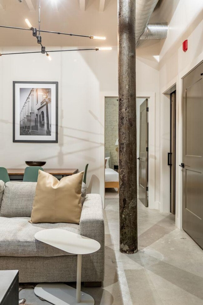 315 Girod St in New Orleans, LA - Building Photo - Building Photo