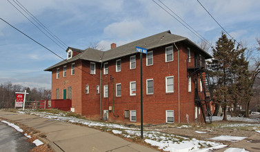 240 Pennsylvania Ave in Clairton, PA - Building Photo - Building Photo