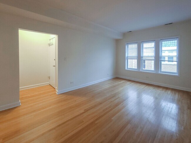 4851 N Wolcott Ave, Unit 4843-1 in Chicago, IL - Foto de edificio - Building Photo