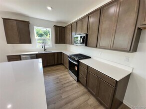 4881 Marquette Dr in Milford, MI - Building Photo - Building Photo