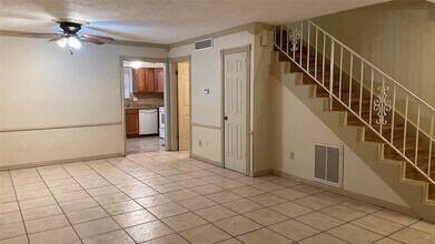 7600 Burgoyne Rd in Houston, TX - Building Photo - Building Photo