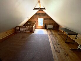 2338 16th St, Unit Whole House in Troy, NY - Building Photo