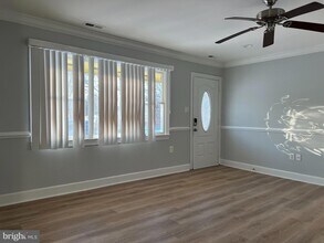 7925 Ashboro Dr, Unit Main-1213 in Alexandria, VA - Foto de edificio - Building Photo