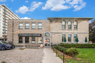 329 Johnson St in Kingston, ON - Building Photo