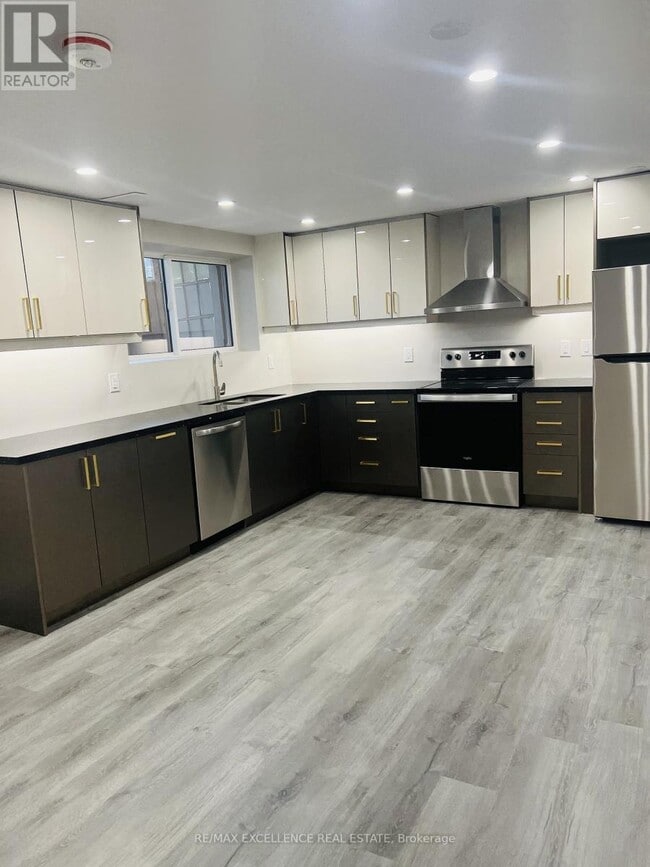 104 Meredith Dr in St Catharines, ON - Building Photo - Building Photo