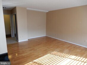 1730 Arlington Blvd, Unit 209 in Arlington, VA - Building Photo - Building Photo