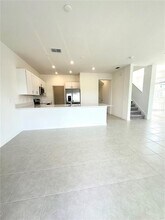 10019 Trumpet Honeysuckle Wy in San Antonio, FL - Building Photo - Building Photo