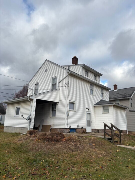 929 Chestnut St in Ashland, OH - Building Photo