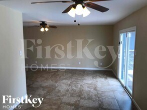 4149 W Shangri La Rd in Phoenix, AZ - Foto de edificio - Building Photo