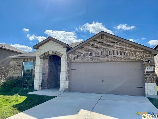 6352 Juniper Vw in New Braunfels, TX - Building Photo - Building Photo