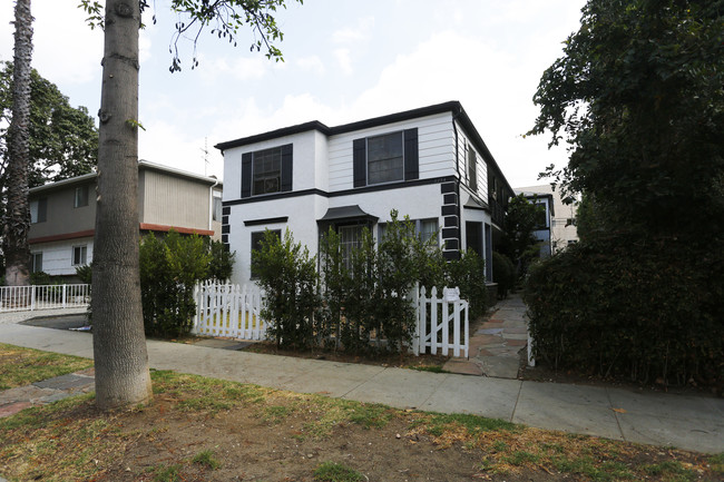 1154 N Orange Grove Ave in West Hollywood, CA - Building Photo - Building Photo