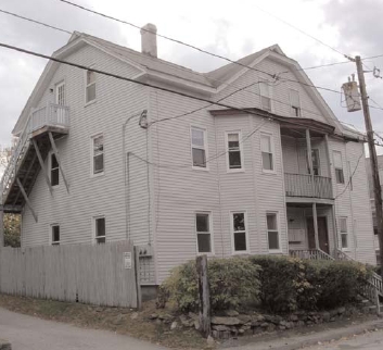 2 West St in Dudley, MA - Foto de edificio