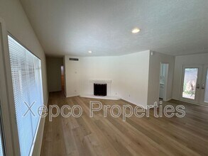 432 Avenida Ortega in Palm Springs, CA - Building Photo - Building Photo