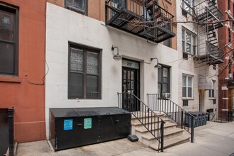 217 E 88th St in New York, NY - Building Photo - Building Photo