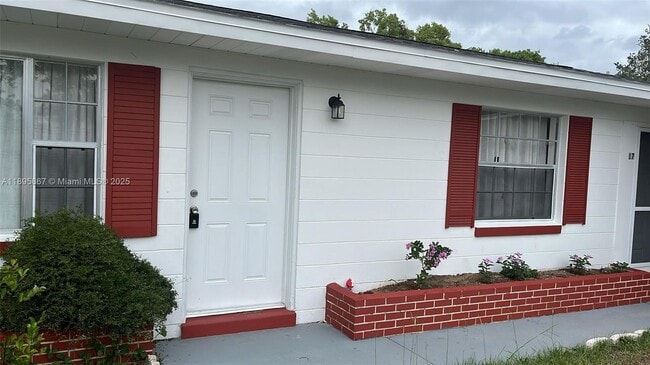 property at 17 Brook Pl