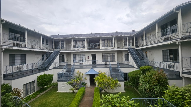 4221 Los Feliz Blvd