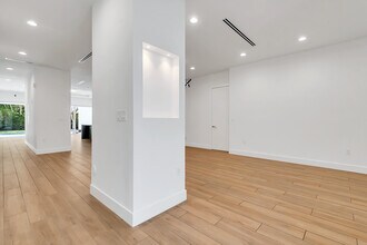 429 SW 23rd Rd in Miami, FL - Building Photo - Building Photo