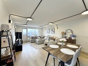 420 Eglinton Ave E in Toronto, ON - Building Photo - Building Photo