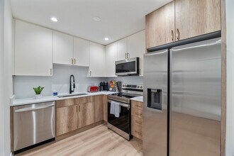 7201 N Western Ave in Chicago, IL - Building Photo - Building Photo