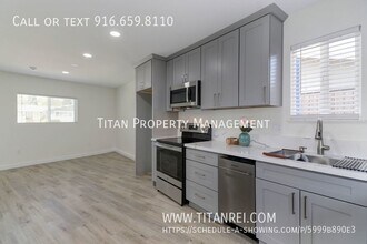 6849 Treelark Way-Unit -B in Citrus Heights, CA - Foto de edificio - Building Photo