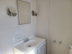 16 Central St, Unit #4 in Pembroke, NH - Building Photo - Building Photo