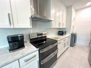 210 3rd St W in Bradenton, FL - Building Photo - Building Photo