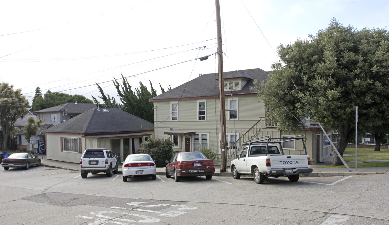 316-318 Cliff St in Santa Cruz, CA - Building Photo