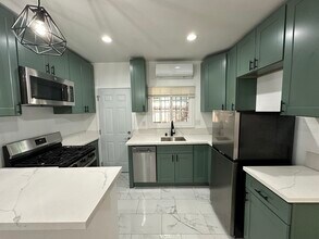 632 1/4 N Plymouth Blvd, Unit 632.25 in Los Angeles, CA - Building Photo - Building Photo