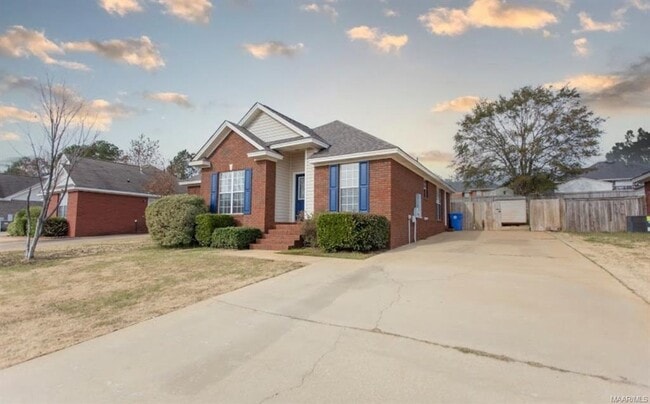 property at 521 Breckinridge Ln