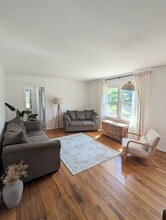 128 Folkstone St in Greenville, SC - Foto de edificio - Building Photo