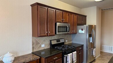 412 Moulins Ln in Georgetown, TX - Building Photo - Building Photo