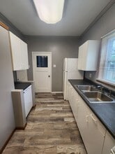 417 Taylor Ave in Charleston, IL - Building Photo - Building Photo