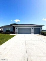 241 NW 6th Pl in Cape Coral, FL - Building Photo