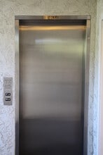 9061 Keith Ave, Unit 302 in West Hollywood, CA - Building Photo - Building Photo
