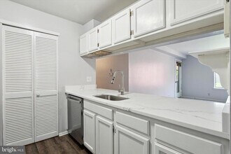 2611B Auburn Ct in Mount Laurel, NJ - Building Photo - Building Photo