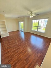 13500 Derry Glen Ct, Unit 304 in Germantown, MD - Building Photo - Building Photo