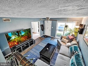 212 Saratoga Ct in Warminster, PA - Building Photo - Building Photo