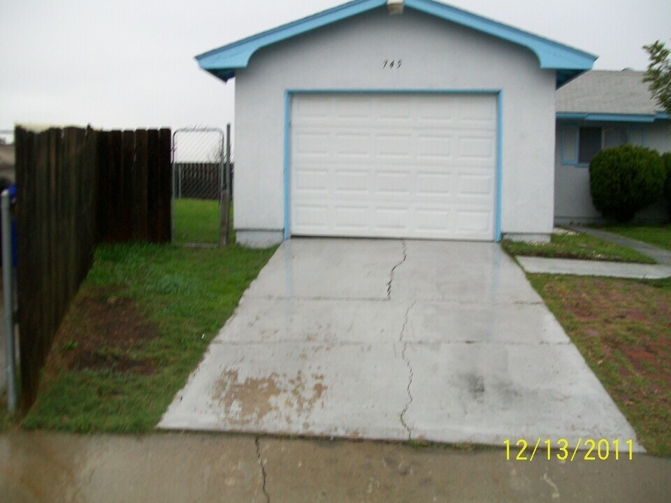 745 Rene Ct in San Diego, CA - Building Photo