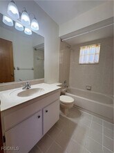 1104 SE 3rd St in Cape Coral, FL - Foto de edificio - Building Photo