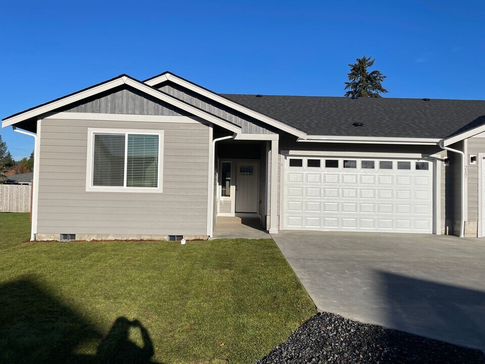 217 Scott St in Centralia, WA - Building Photo